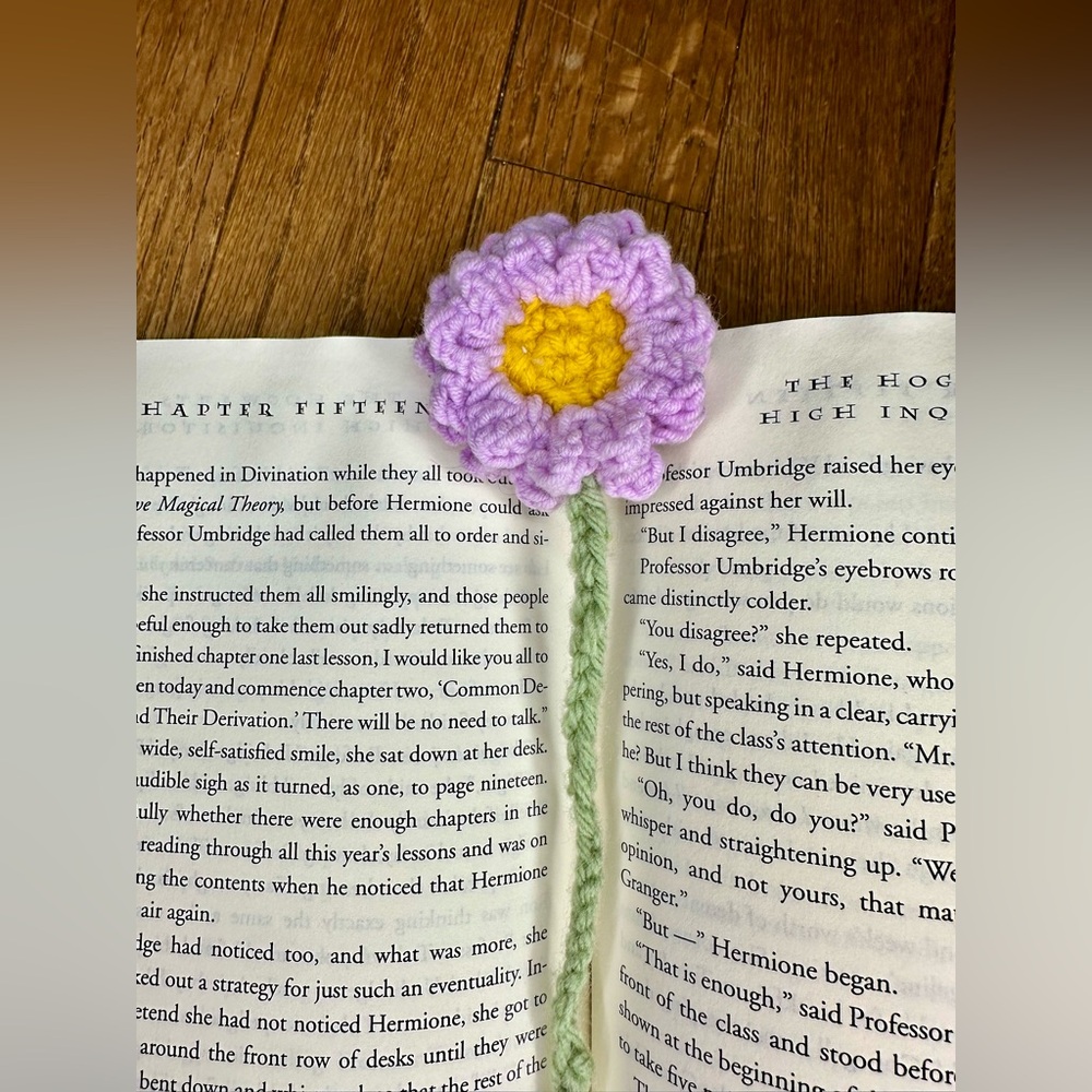 💜 Handmade Crochet Flower Bookmark 💚 - Picture 5 of 7